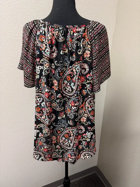 Est. 1946 Paisley Floral Blouse Black Red Keyhole Neck Boho Chic Lightweight Top - Picture 5 of 11